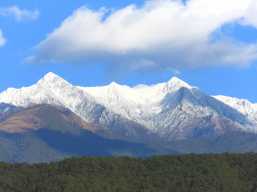 苍山西坡看雪山